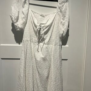 Elegant White Lace Dress